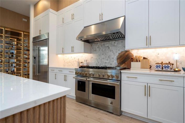 Image No.25-6 Bed House for sale