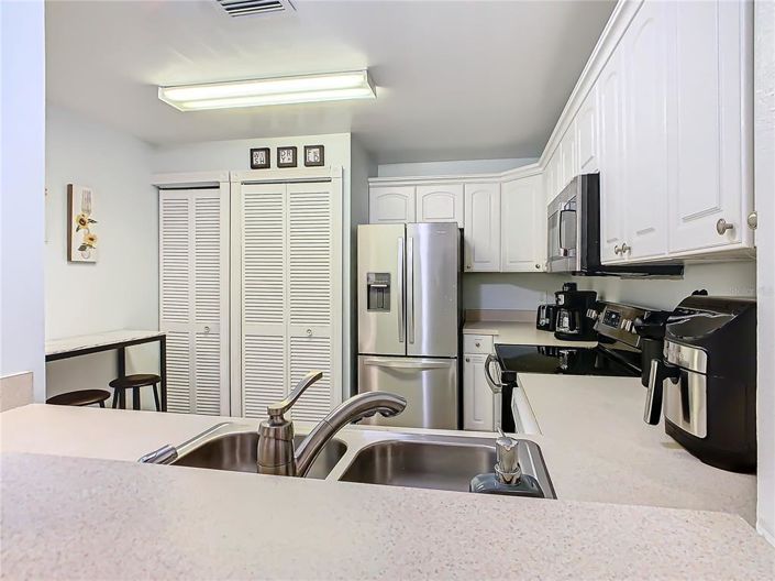 Image No.10-3 Bed Apartment for sale