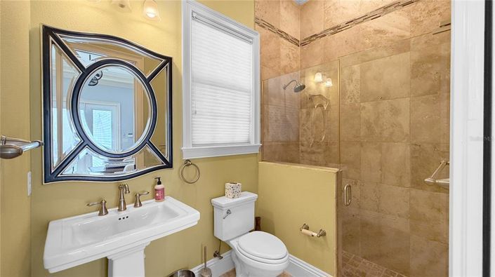 Image No.45-5 Bed House for sale