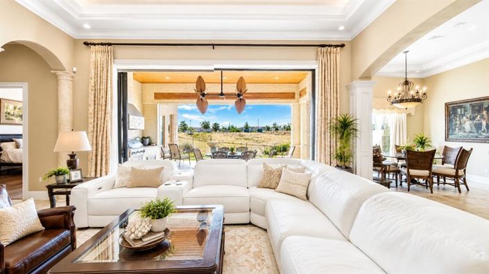 Image No.8-5 Bed House for sale