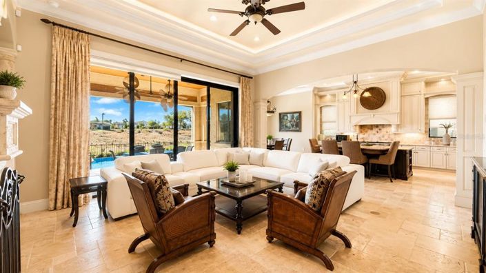 Image No.9-5 Bed House for sale
