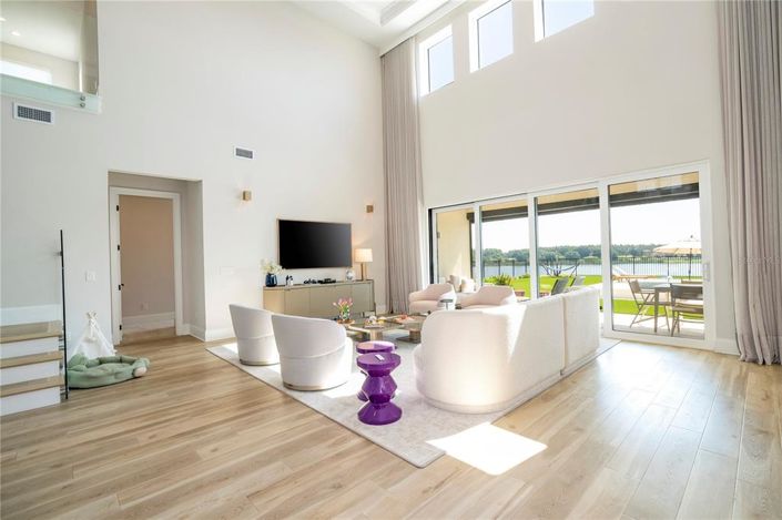 Image No.40-5 Bed House for sale