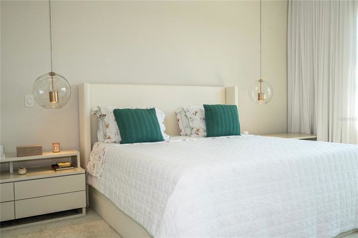 Image No.56-5 Bed House for sale