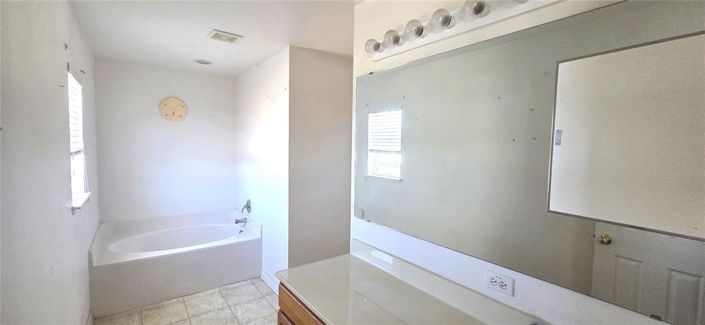 Image No.25-4 Bed House for sale
