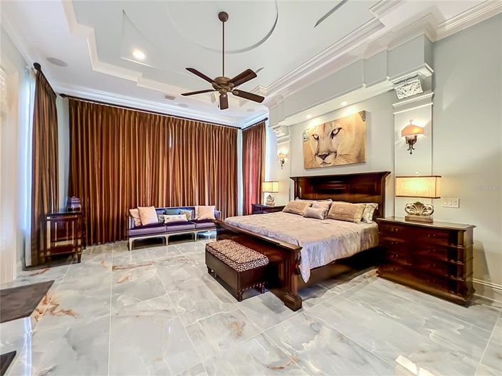 Image No.33-5 Bed House for sale