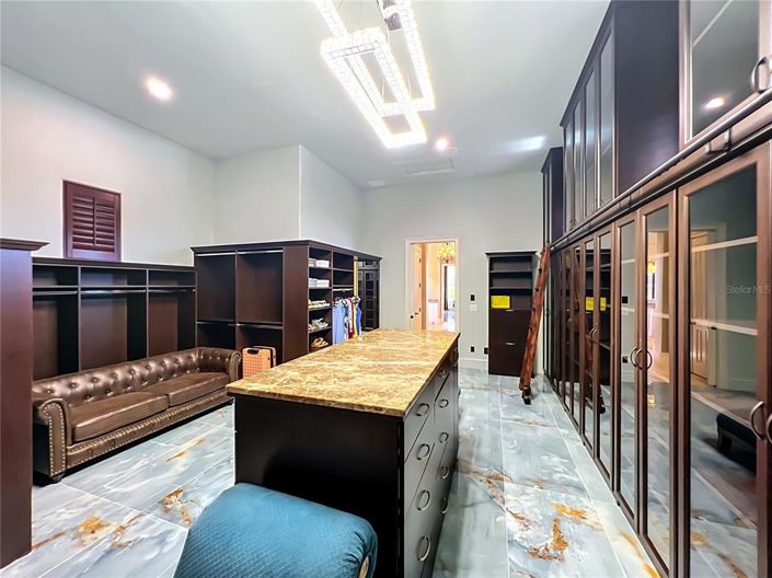 Image No.41-5 Bed House for sale