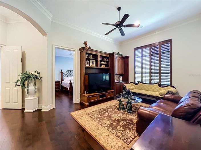 Image No.45-5 Bed House for sale