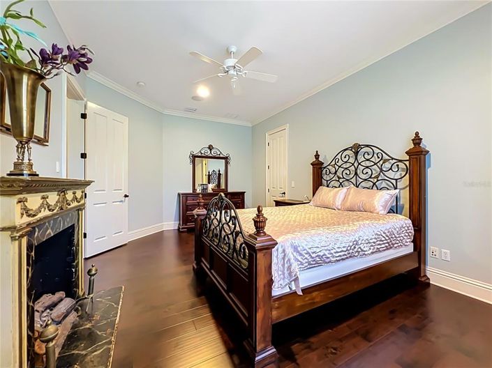 Image No.52-5 Bed House for sale