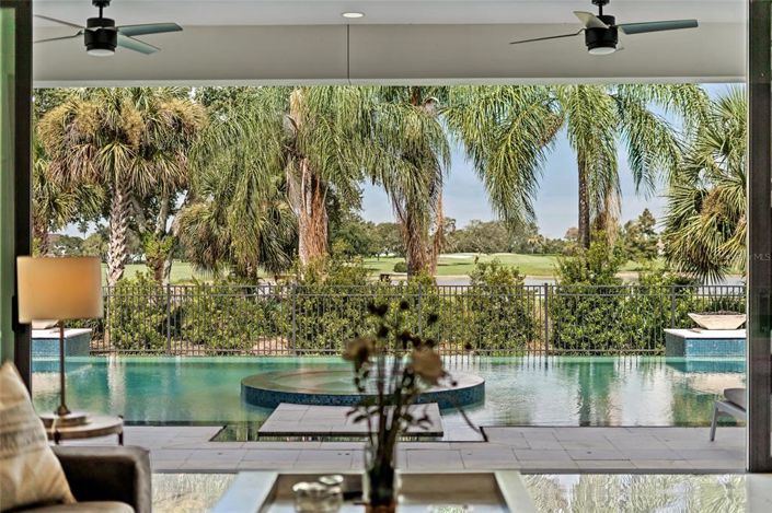 Image No.14-6 Bed House for sale