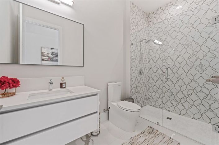 Image No.17-6 Bed House for sale