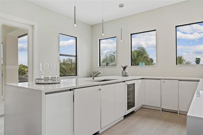 Image No.20-6 Bed House for sale