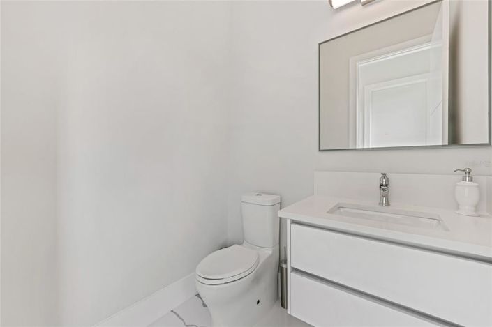 Image No.21-6 Bed House for sale