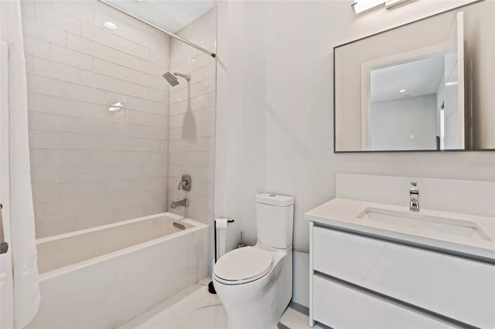 Image No.28-6 Bed House for sale