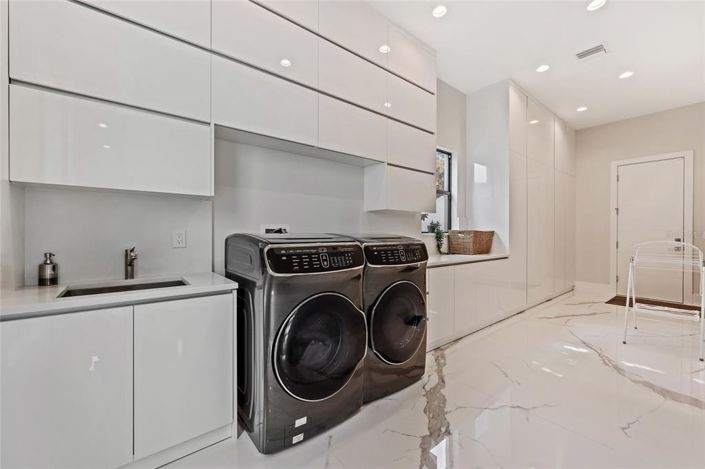 Image No.29-6 Bed House for sale
