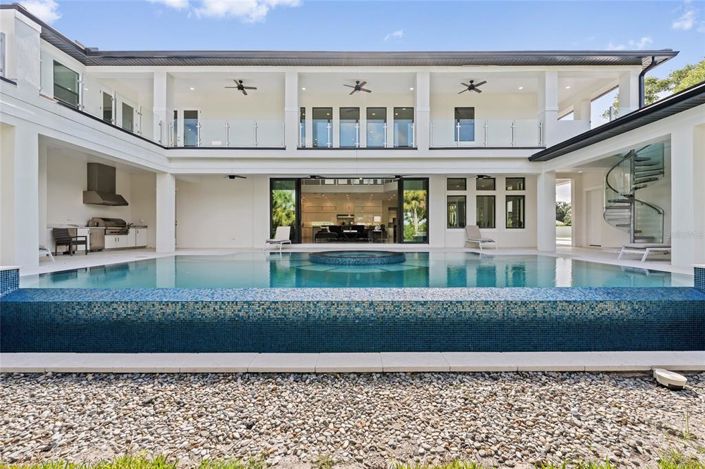 Image No.38-6 Bed House for sale