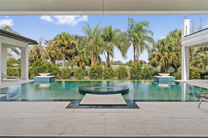 Image No.39-6 Bed House for sale