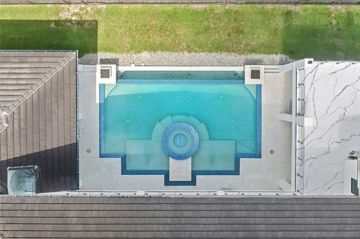 Image No.40-6 Bed House for sale