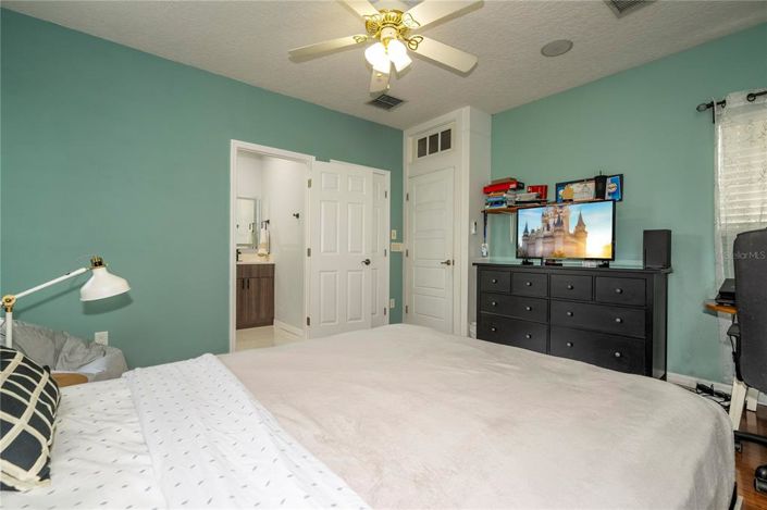 Image No.31-5 Bed House for sale