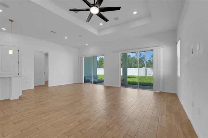 Image No.15-3 Bed House for sale