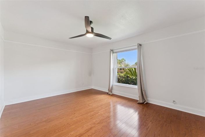 Image No.38-3 Bed House for sale