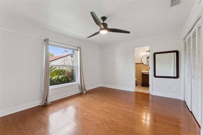 Image No.39-3 Bed House for sale
