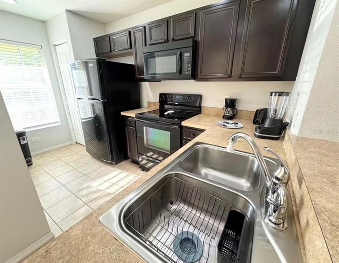 Image No.6-2 Bed Townhouse for sale
