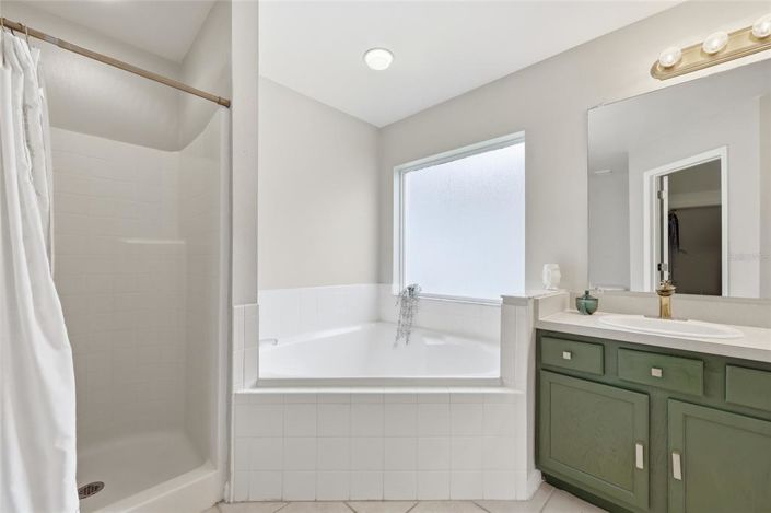 Image No.17-5 Bed House for sale