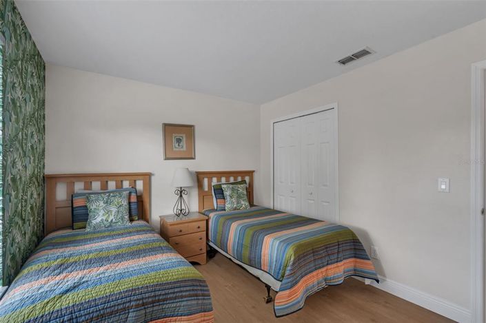 Image No.20-4 Bed Townhouse for sale