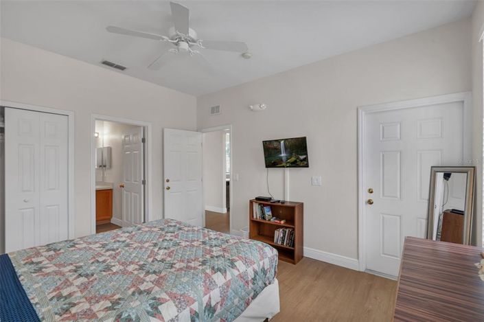 Image No.32-4 Bed Townhouse for sale