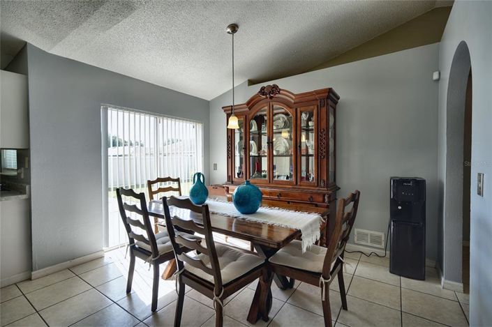 Image No.8-3 Bed House for sale