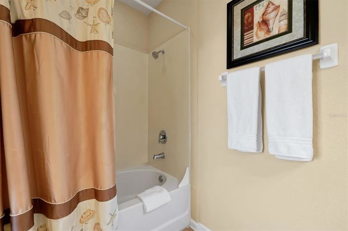 Image No.27-3 Bed Townhouse for sale