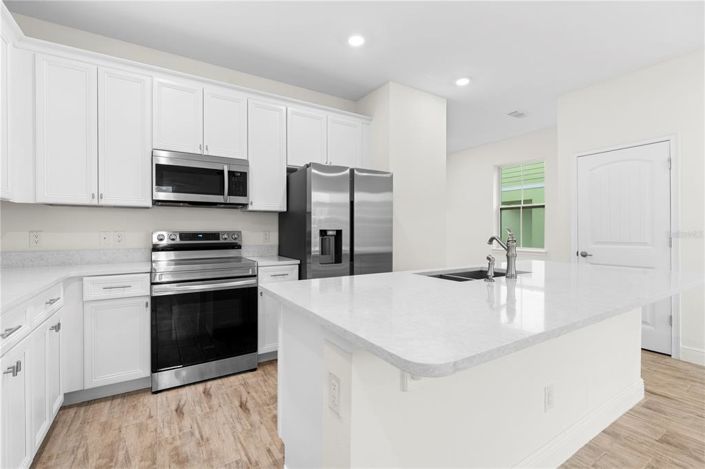Image No.4-4 Bed Townhouse for sale