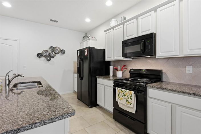 Image No.4-5 Bed Townhouse for sale