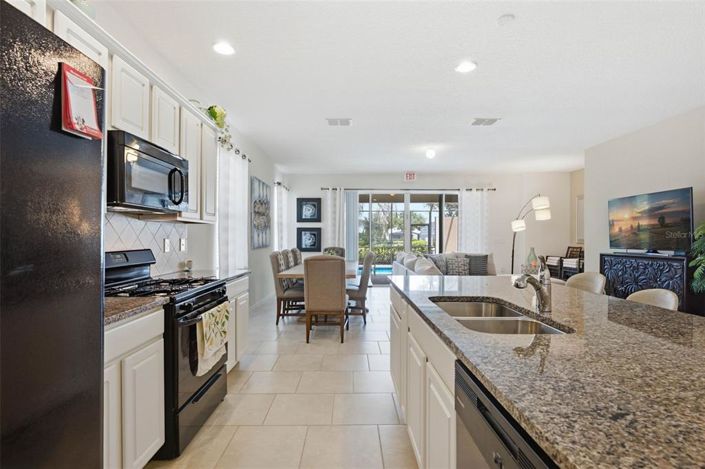 Image No.5-5 Bed Townhouse for sale