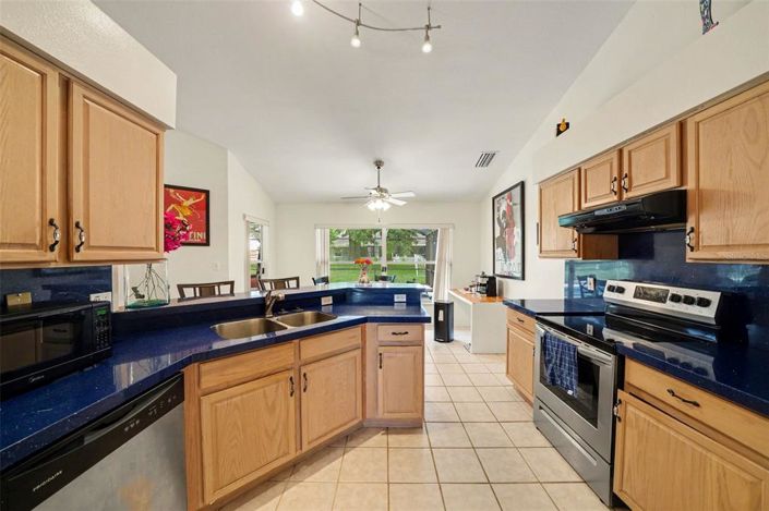 Image No.12-3 Bed House for sale