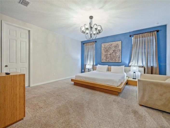 Image No.24-8 Bed House for sale