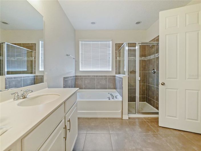 Image No.26-8 Bed House for sale