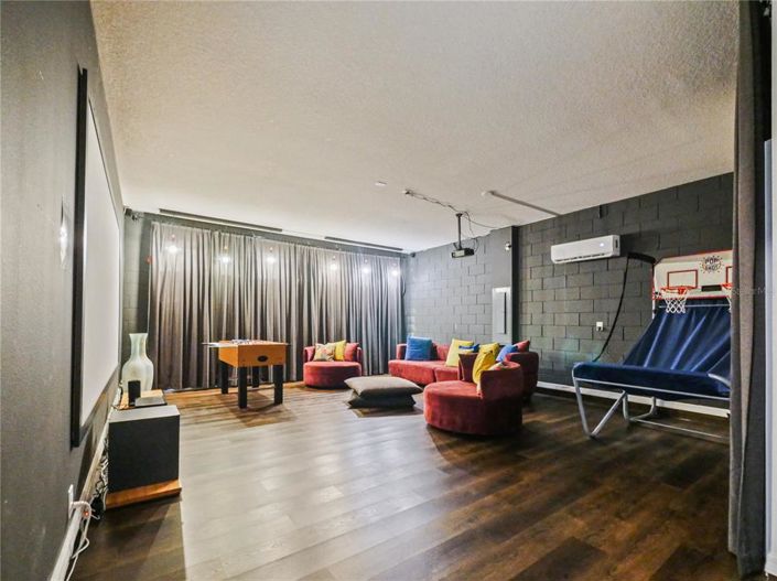 Image No.35-8 Bed House for sale