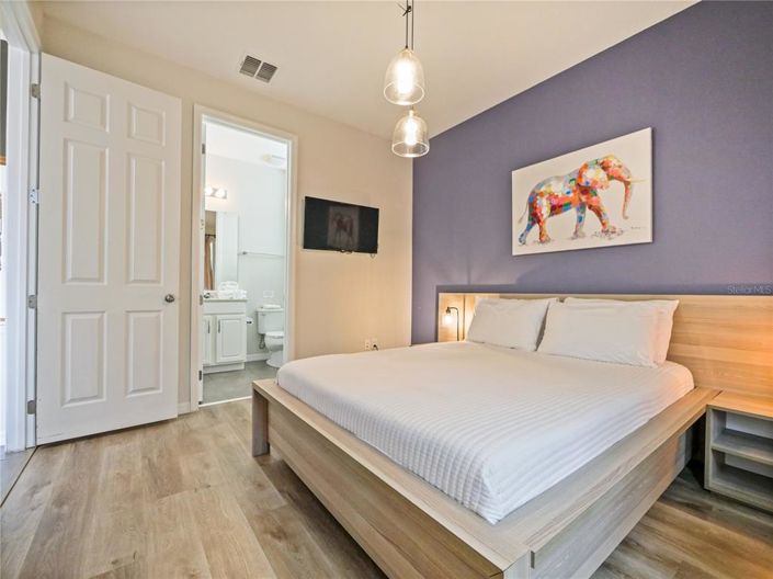 Image No.4-8 Bed House for sale