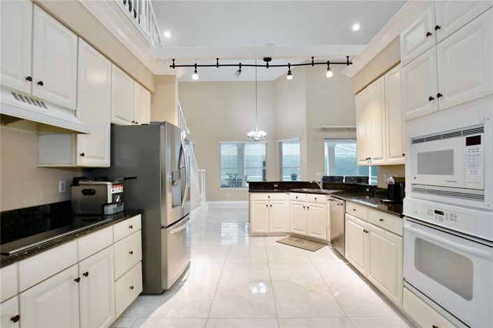 Image No.10-7 Bed House for sale