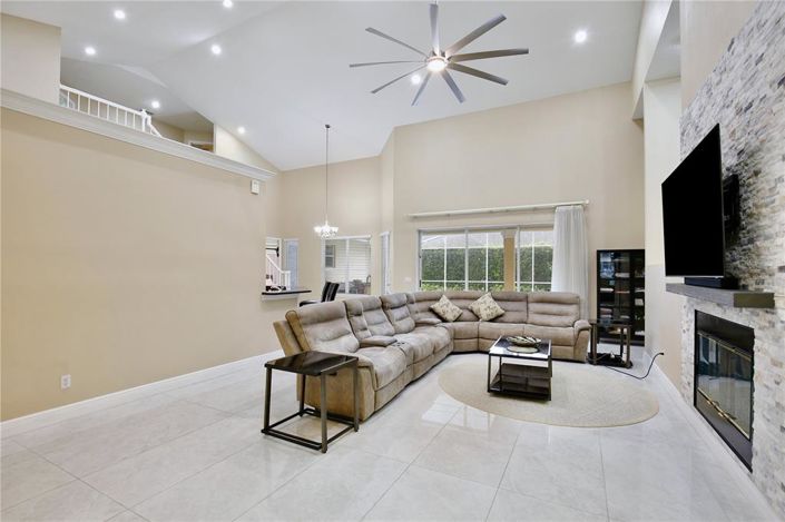Image No.7-7 Bed House for sale