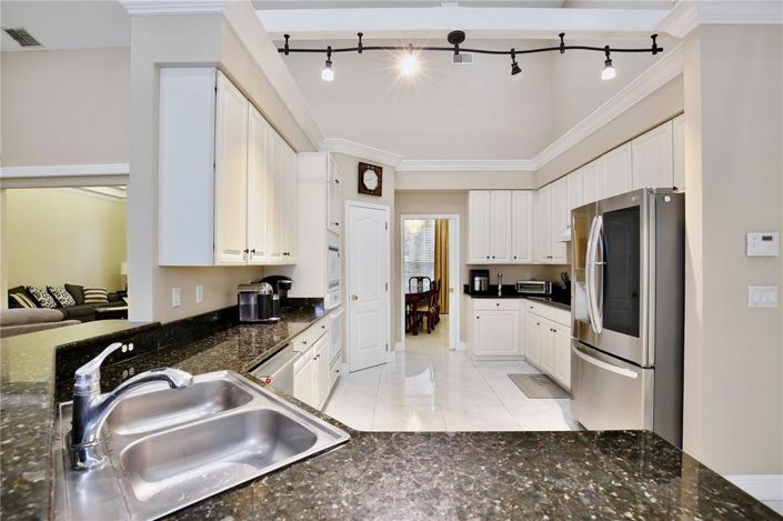 Image No.9-7 Bed House for sale