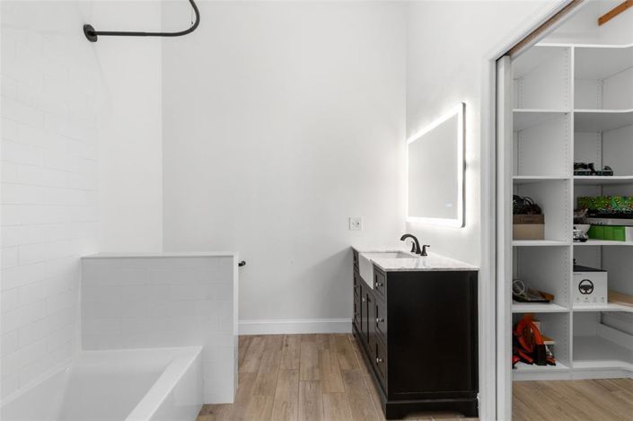 Image No.29-5 Bed House for sale