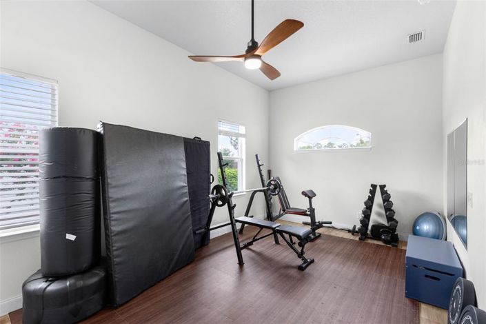 Image No.30-5 Bed House for sale