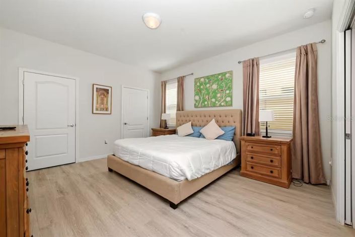 Image No.19-8 Bed House for sale