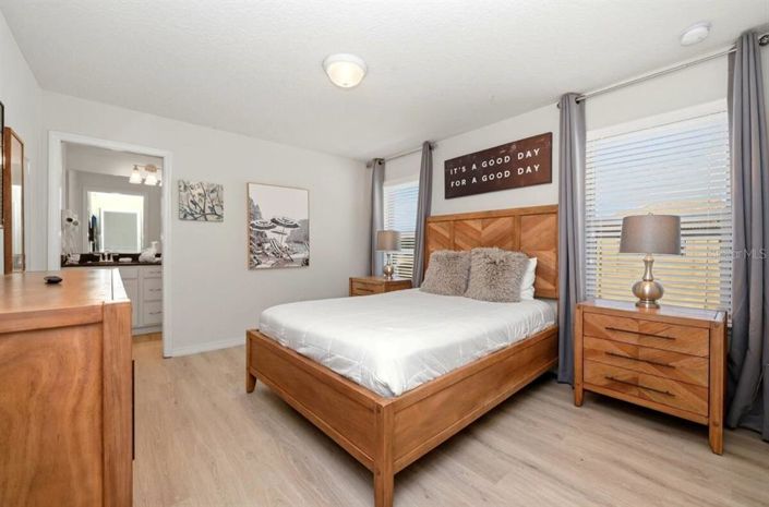 Image No.22-8 Bed House for sale
