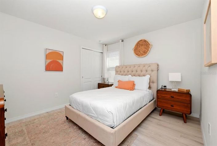 Image No.24-8 Bed House for sale