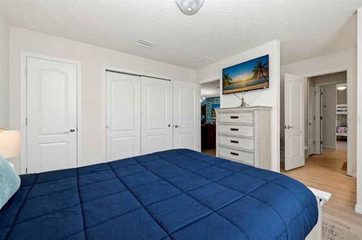 Image No.28-8 Bed House for sale