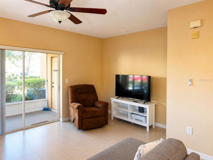 Image No.4-2 Bed Townhouse for sale