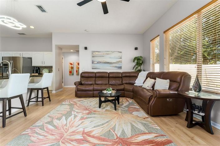 Image No.10-3 Bed House for sale